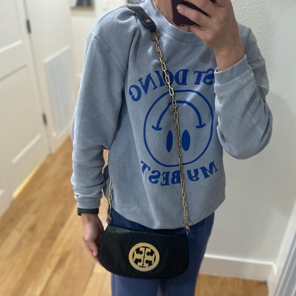 TORY BURCH women’s black leather shoulder bag with gold buckle - Picture 6 of 9